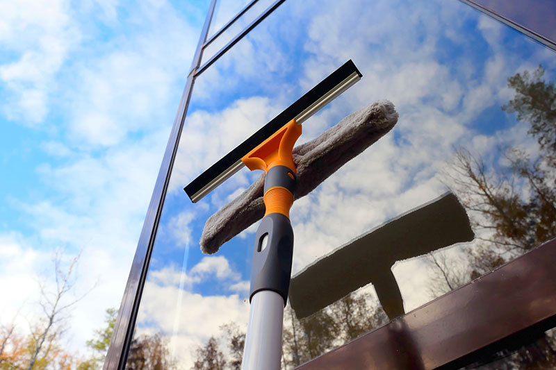 ΚΑΘΑΡΙΣΜΟΣ ΥΨΗΛΩΝ ΚΤΙΡΙΩΝ